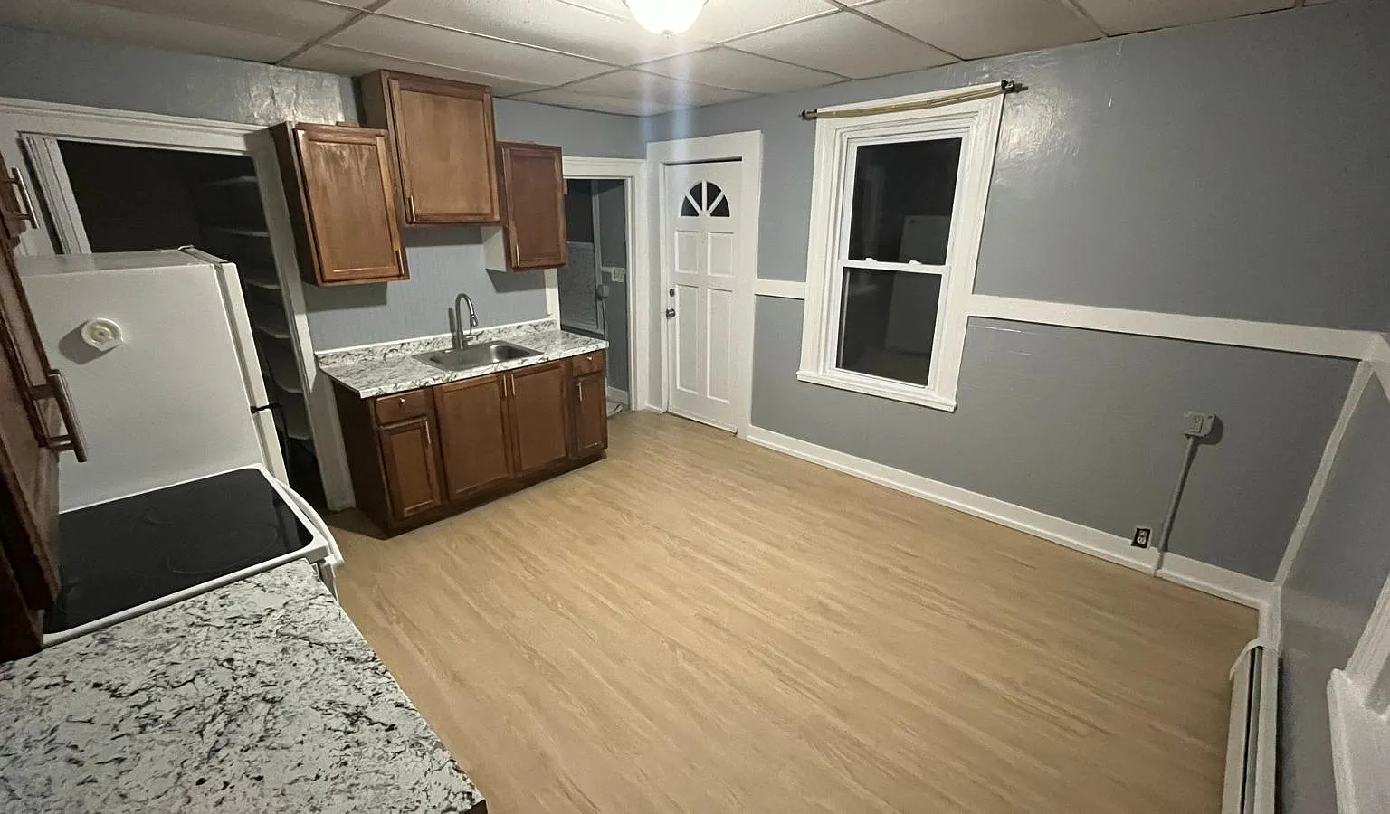 1 bed, 1050 sqft, $1,250 — Photo 2