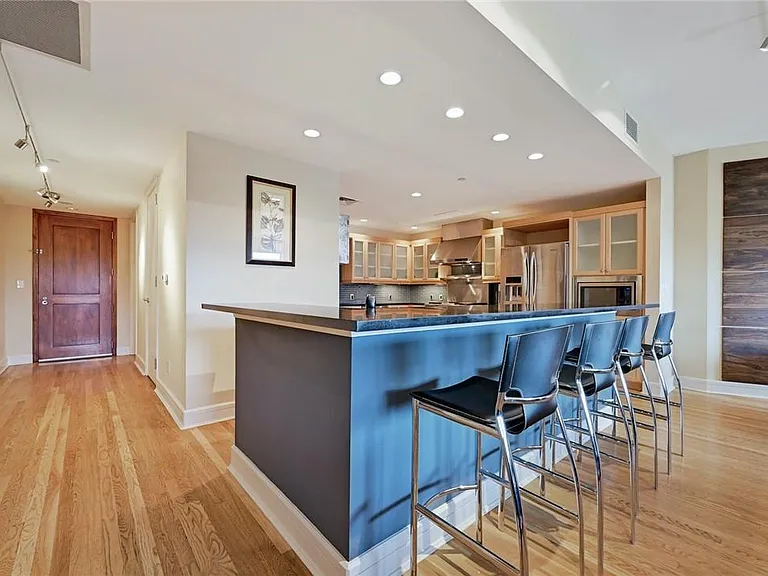 901 W 9th St #406 — Photo 9