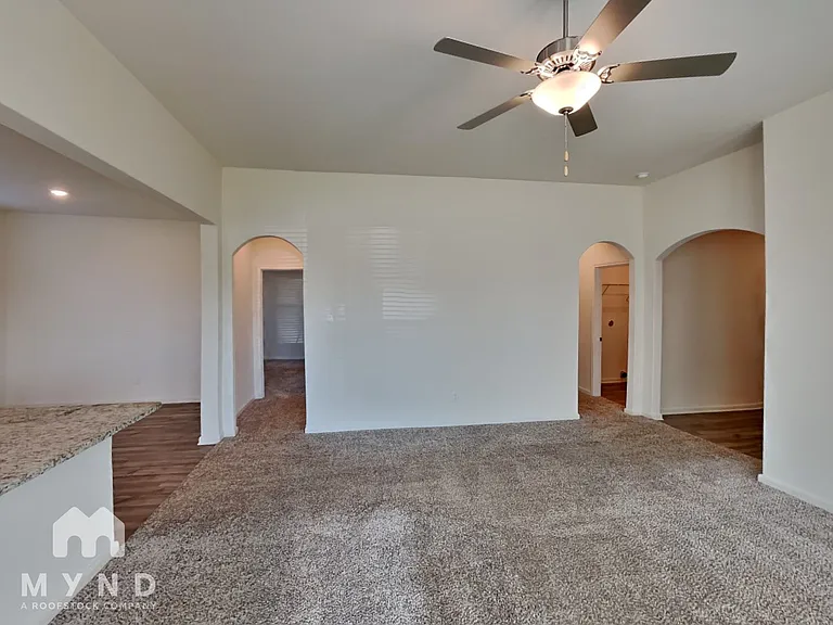421 Micah Ln — Photo 6