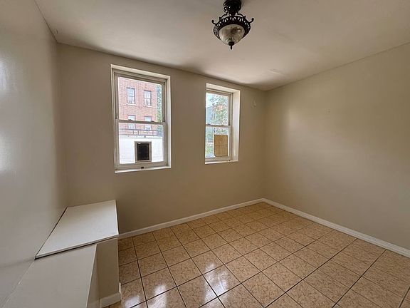 3rd image of 10150 99th St APT 1