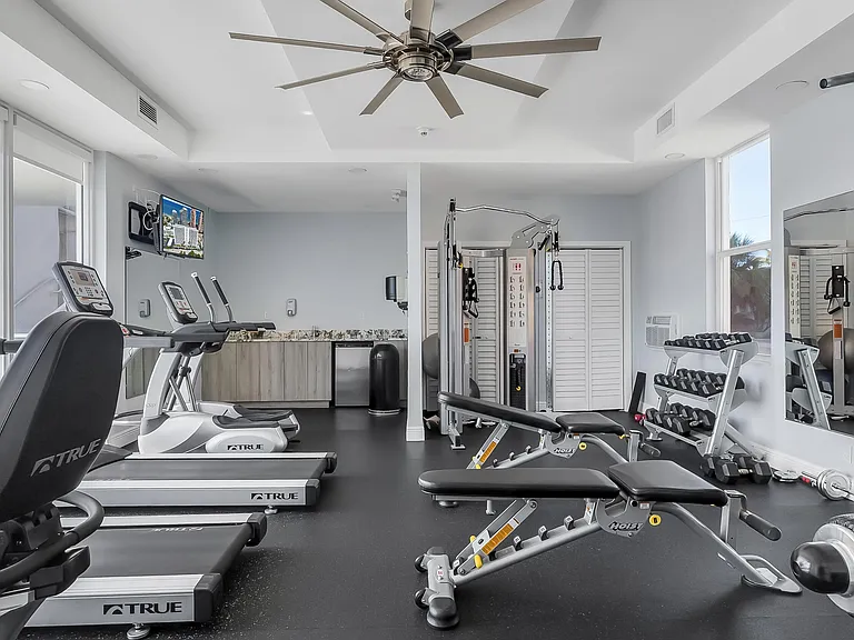 2200 NE 33rd Ave #10K — Photo 29