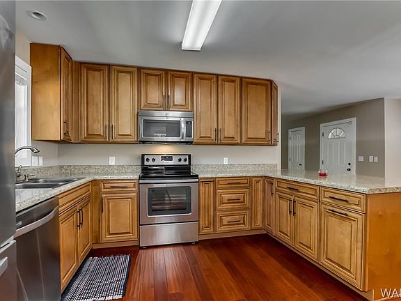 4th image of 13907 Lowery Dr