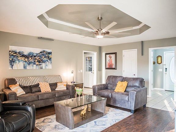 4th image of 8425 Glory Dr