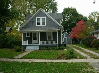 27 Park St, Oswego, IL 60543