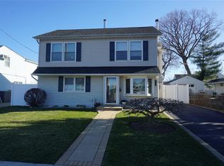 814 Washington Ave, Westbury, NY 11590
