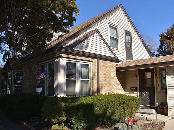 2nd image of 1626 Lunt Ave Unit B