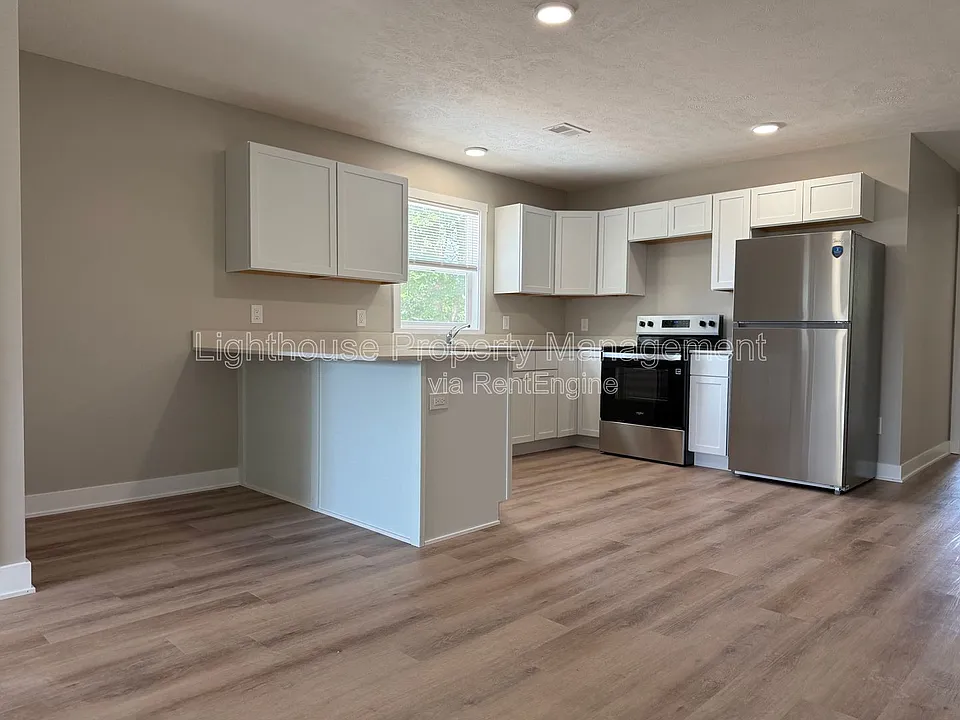 310 Allen Ave #2