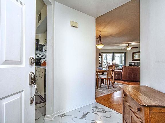 4th image of 3995 Lancashire Ln #3995