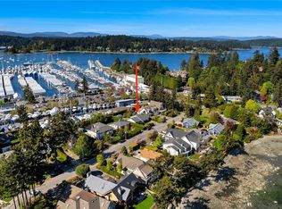 10448 Allbay Rd, Sidney, BC V8L2P1