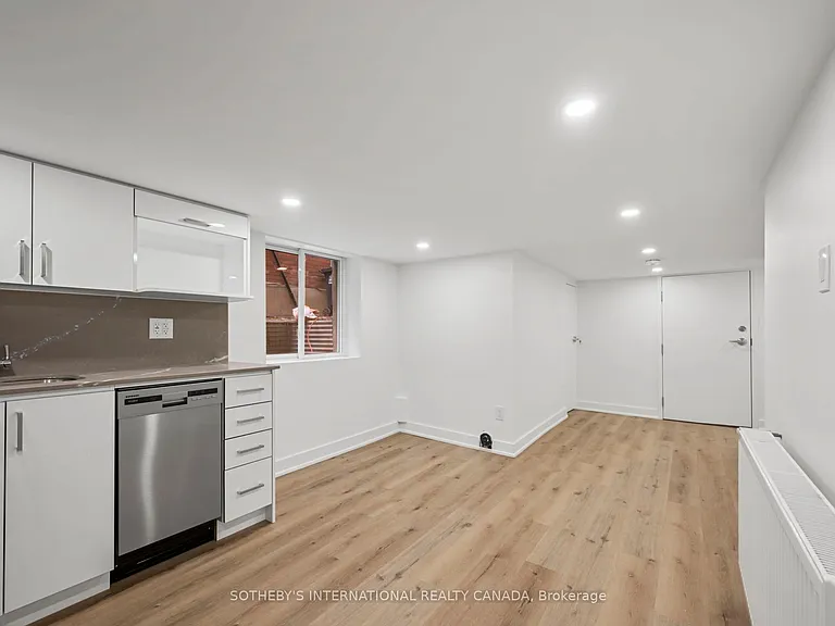 28 Strathgowan Ave #BSMNT — Photo 9
