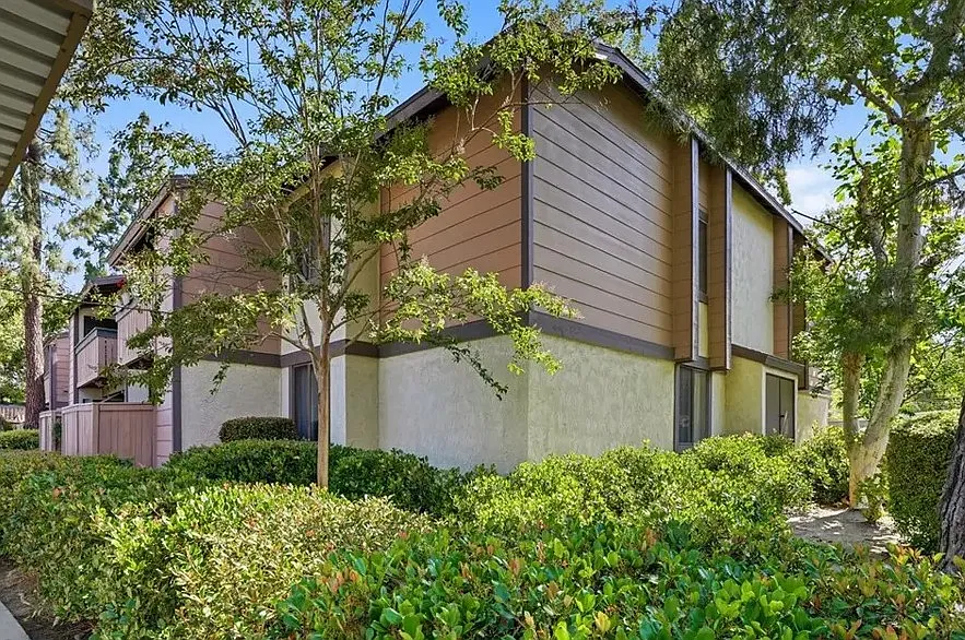 1 bed, 686 sqft, $2,300 — Photo 2