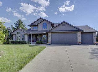 1855 Windemere Ct, Sun Prairie, WI 53590