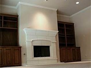 705 Trails End Cir, Hurst, TX 76054