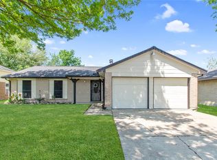 9747 Clairmont Dr, La Porte, TX 77571