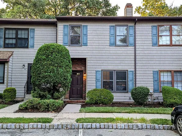 65 Pheasant Run, Edison, NJ 08820