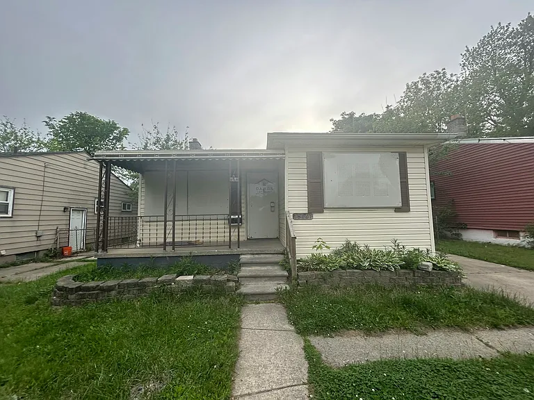 16121 Salem St — Photo 23