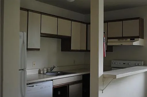 207 N Summit St #4 — Photo 11
