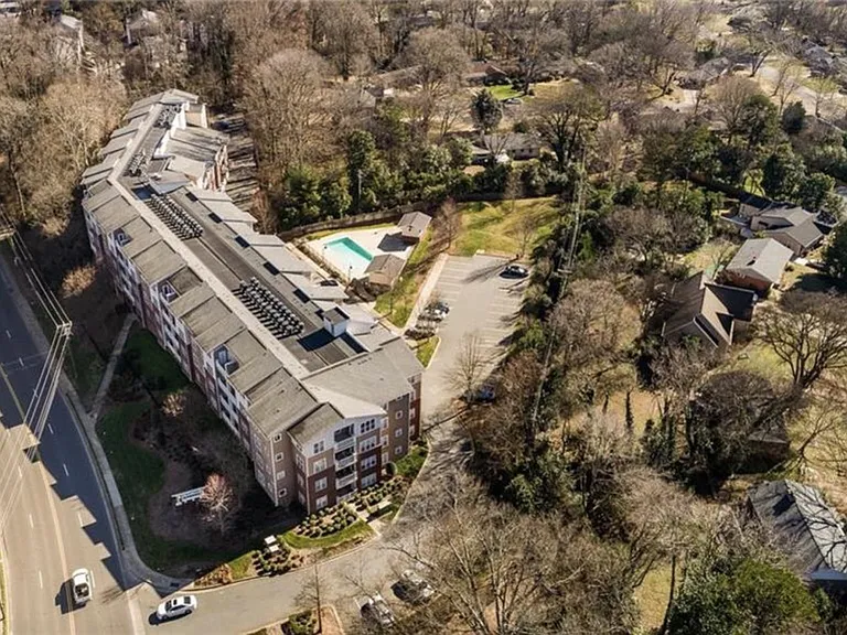 1000 E Woodlawn Rd #222 — Photo 16