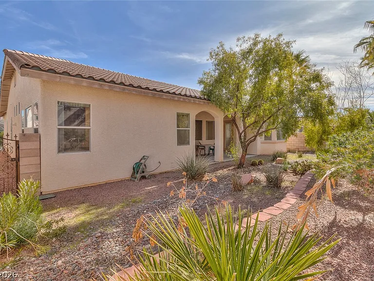 3131 Surf Spray St — Photo 49