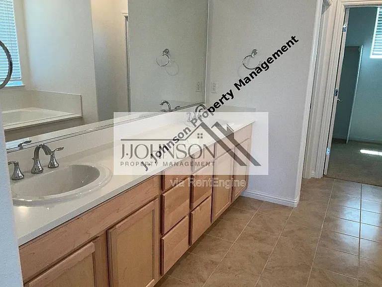 2717 Rabbit Hollow Dr — Photo 11