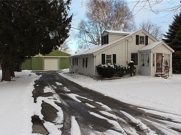 3rd image of 6944 Lake Ave