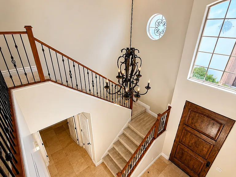 111 W Missouri Ave — Photo 4