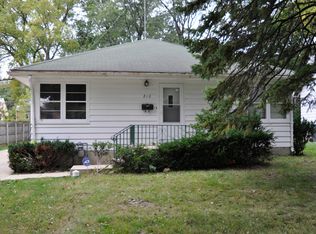 816 Glenwood Ave, Waukegan, IL 60085