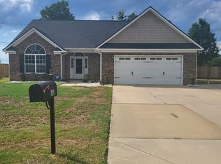 979 Screech Owl Dr, Hope Mills, NC 28348
