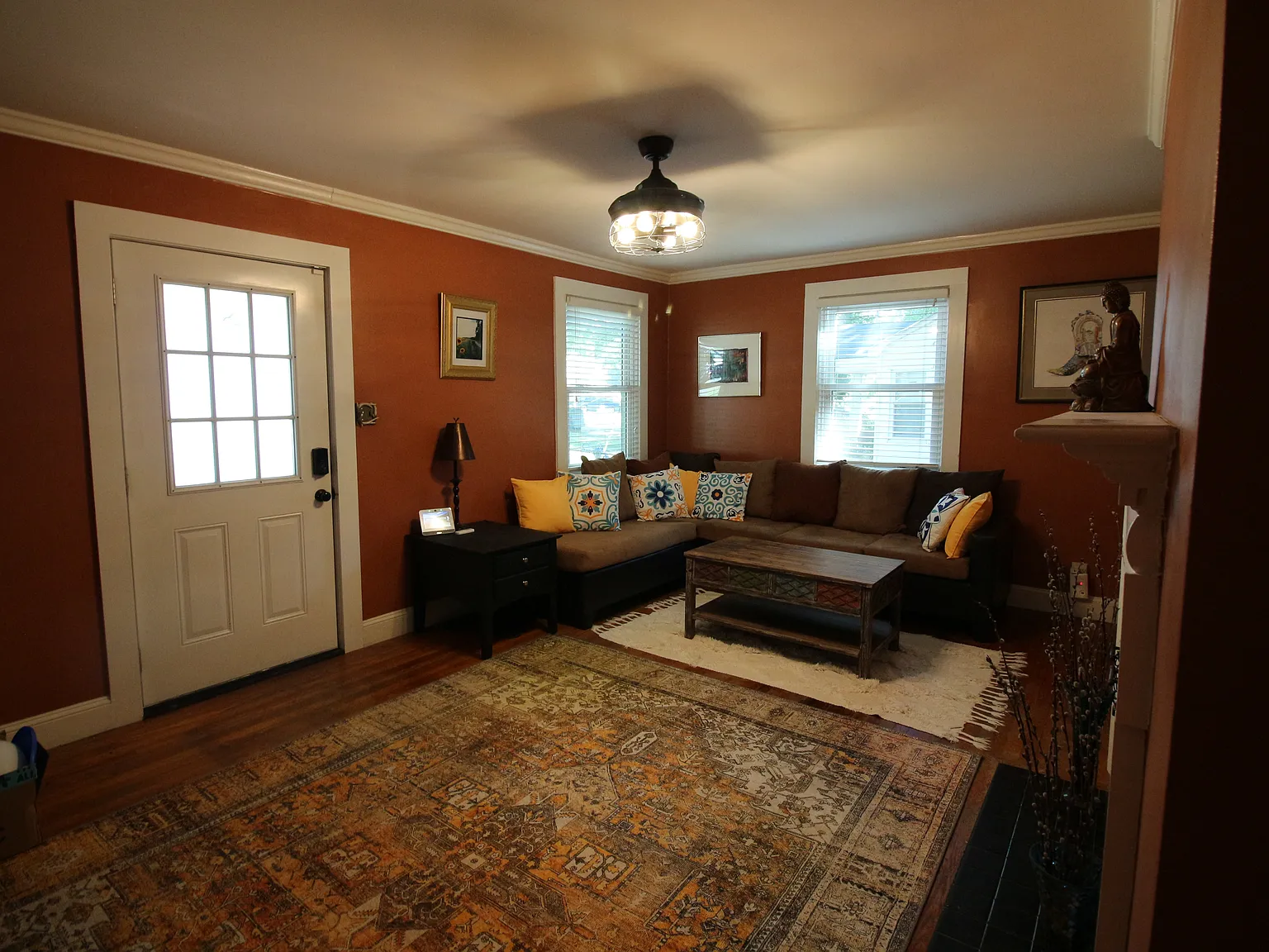 3 bed, 1002 sqft, $1,950 — Photo 4