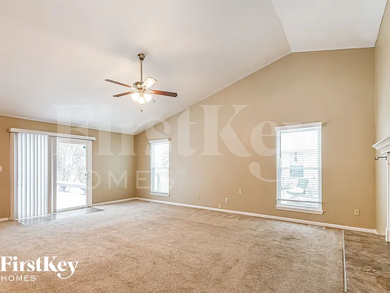 7427 Cobblestone West Dr — Photo 5