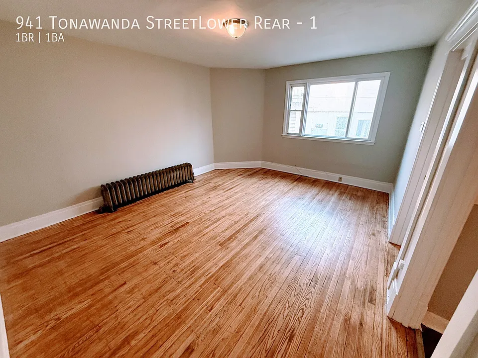 941 Tonawanda Streetlower #1