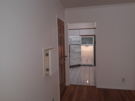 4th image of 1-79 One Langdale St #1