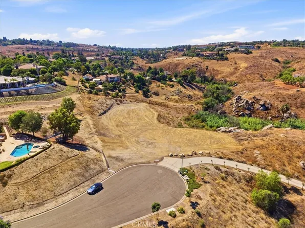 6824 Boulder Creek Ln, Riverside, CA 92506