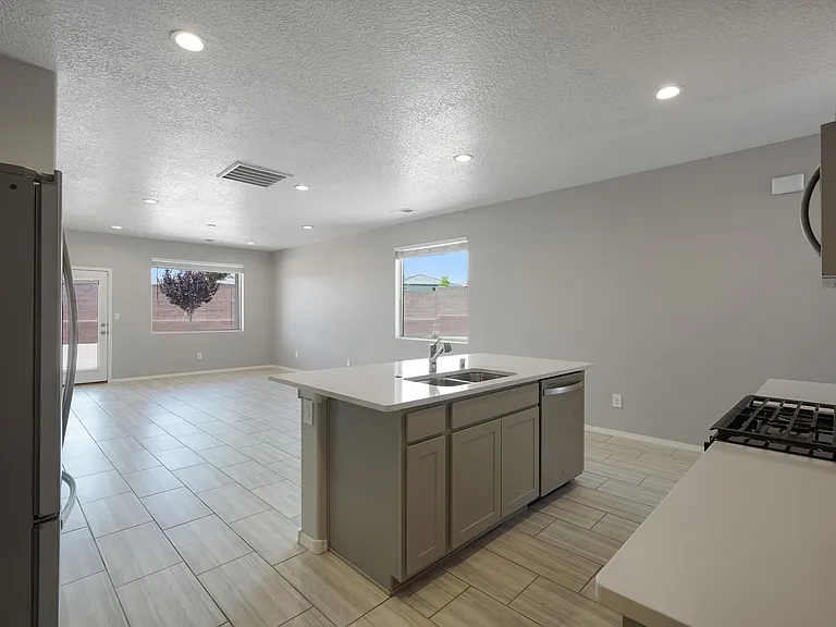 3205 Tazanita Loop SE — Photo 10