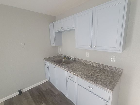 3rd image of 5728 Leeland Dr Unit 2