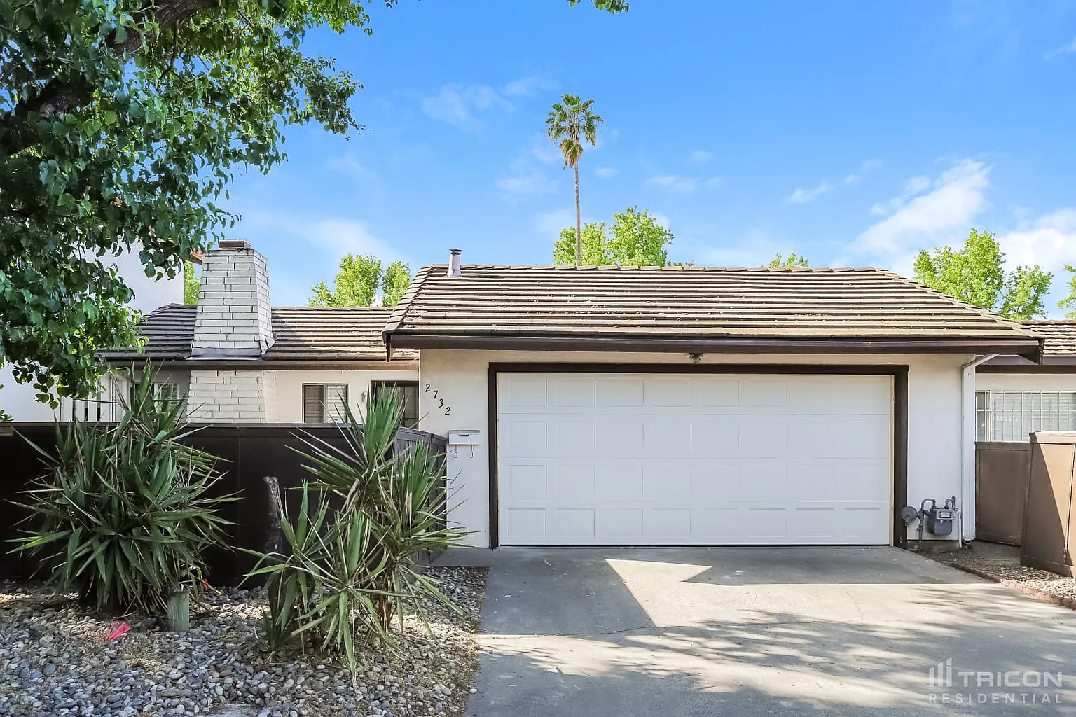 2732 La Palma Dr photo 1