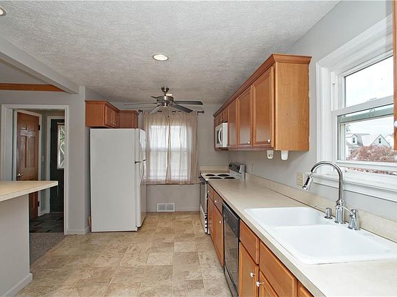 4th image of 383 E 330th St