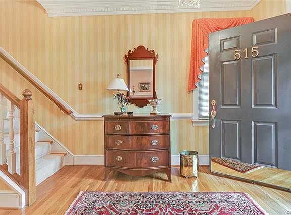 4th image of 515 Saint Albans Way