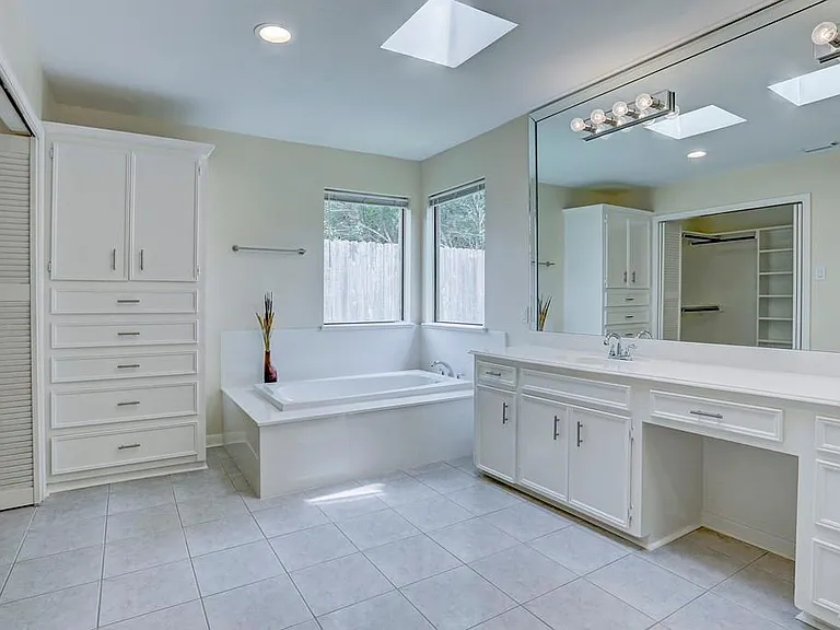 13819 Starhill Ct — Photo 16