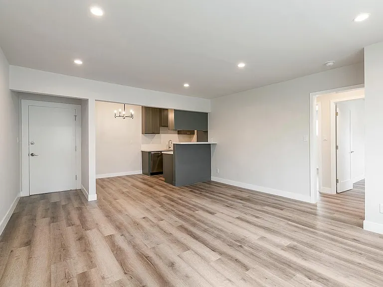 2401 S Sycamore Ave #6AA — Photo 2