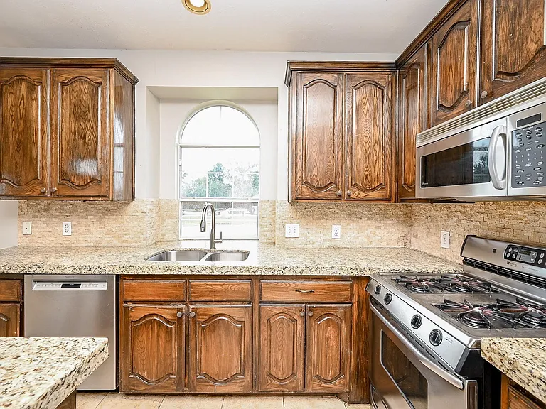 8135 Cove Timbers Ln — Photo 11