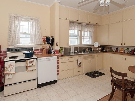 4th image of 432 Edgemoor Ave