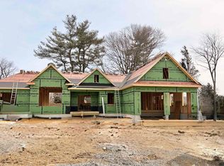 10 McDermott Rd, Hampton, NH 03842