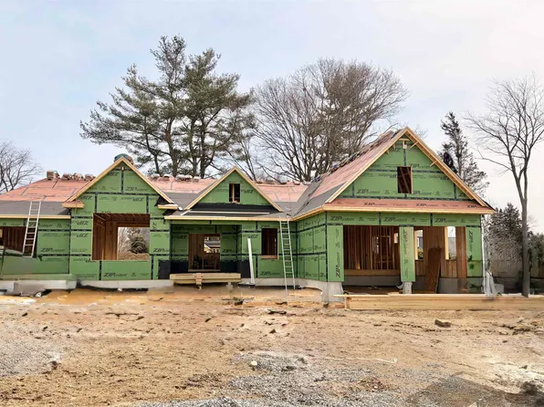 10 McDermott Road, Hampton, NH 03842