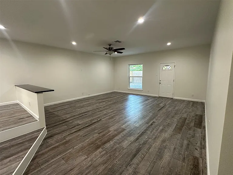 908 Plateau Cir — Photo 6