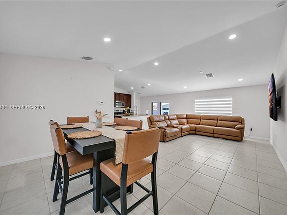 4th image of 1105 NW 24th Pl