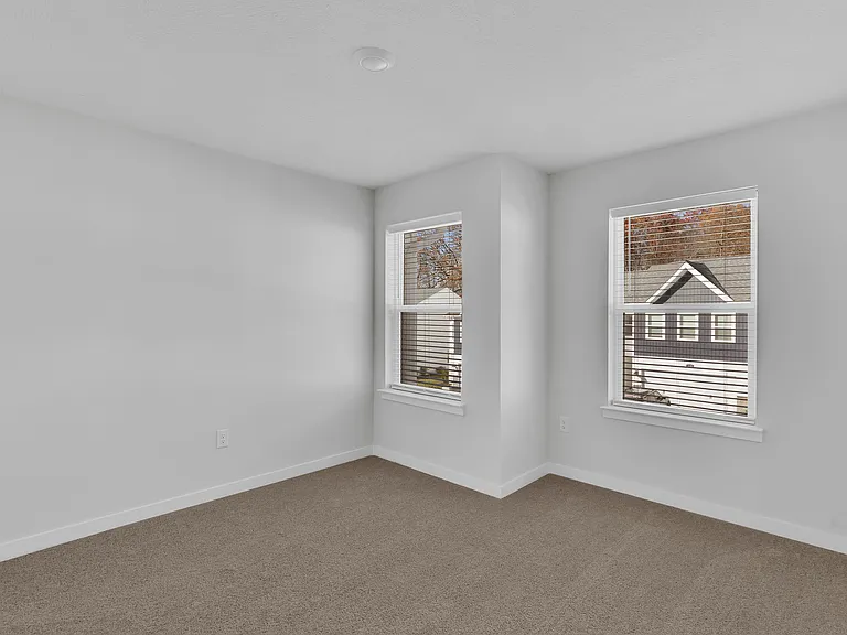 126 Scotland Ln — Photo 23