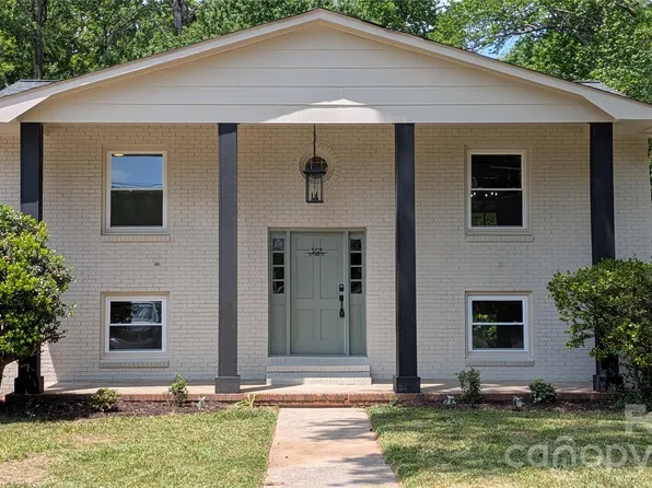 5701 Ilford St, Charlotte, NC 28215