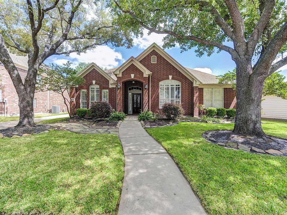 1st image of 11826 Canyon Mills Dr