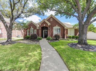 11826 Canyon Mills Dr, Houston, TX 77095